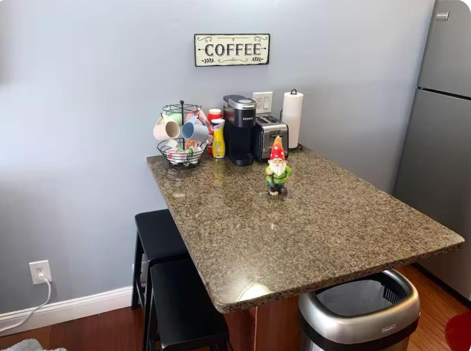 Condo Close To Stadium And Free Parking Knoxville Bagian luar foto