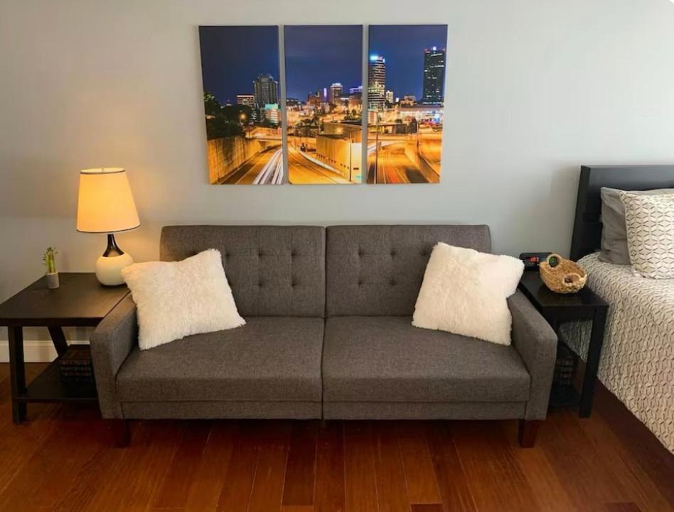 Condo Close To Stadium And Free Parking Knoxville Bagian luar foto